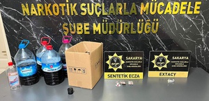 Emniyet güçlerini tehdit eden şahsın evinden zehir deposu çıktı