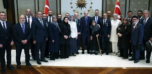 Cumhurbaşkanı Erdoğan, şehit aileleri ve gazileri kabul etti: Türkiye’yi bu sıkıntıdan ebediyen kurtaracağız