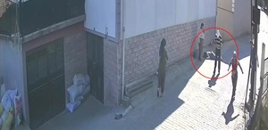 Balkondan düşen 64 yaşındaki yaşlı kadın hayatını kaybetti