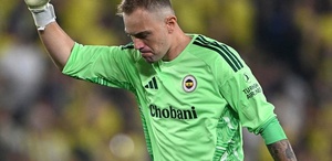 Fenerbahçe’ye Mert Günok’tan kötü haber Kaleyi Tarık Çetin koruyacak