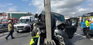 Yaz Kuran kursu öğrencilerini taşıyan araç direğe tosladı, 5’i ağır 13 çocuk yaralandı