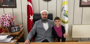 Alışılmışın dışında belediye başkanı Vatandaşlar merak edip makamına geliyor