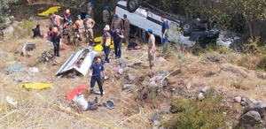 Sivas’ta yolcu minibüsü şarampole devrildi: 4 ölü, 10 yaralı