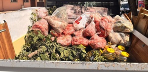 Antalya’da gıda deposuna denetim: 152 kilo et ve 20 bidon turşuya el konuldu