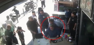 Polisin Heimlich manevrası kadının hayatını kurtardı: O anlar kamerada