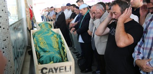 Denizde boğulan iki kardeş son yolculuğuna uğurlandı Ortaya çıkan detay kahretti