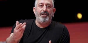 Cem Yılmaz hastaneye kaldırıldı