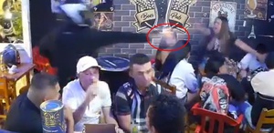 Kafasında kaskla bara girdi Silahını çekip ortalığı kana buladı