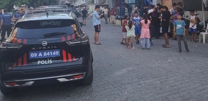 Kuşadası’nda pompalı dehşeti Telefon kavgası sokağa taştı, küçük çocuk vuruldu