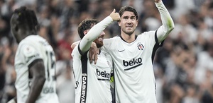 Vlahovic coştu, coşturdu Beşiktaş’tan Fenerbahçe’ye 6 gollü gözdağı