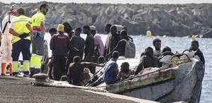 Gambiya açıklarında göçmen teknesi battı: En az 80 ölü