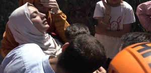 Kaybolan oğlunu yüreği ağzında bekledi Karşısında görünce sevinçten bayıldı