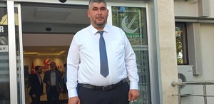 Eski ilçe başkanı evinde vurulmuş halde bulundu Durumu kritik