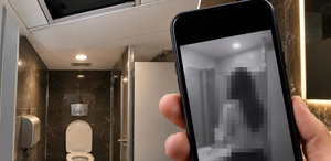 Kafede mide bulandıran olay Tuvalete gizlenen telefon kayıt halindeyken bulundu