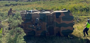 Askeri araç devrildi: 1 asker şehit, 2 asker yaralı