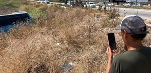 Halk otobüsü devrildi Herkes yaralıya koşarken yaptığı pes dedirtti