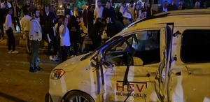 Düğünden dönenleri taşıyan minibüs kaza yaptı: 21 yaralı