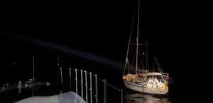 Urla açıklarında yelkenli tekne durduruldu: 11 göçmen ve 2 kaçakçı yakalandı