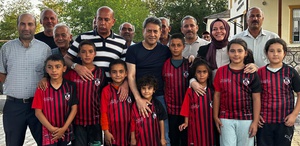 Gaziantep FK forması giydirdi, hedef alındı Yeni Partili isimden milletvekili Ali Şahin’e skandal tepki
