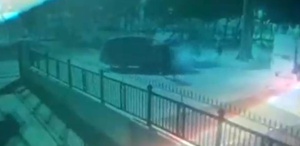 Ankara’da dur ihtarına uymayıp polis aracına çarpan sürücü tutuklandı