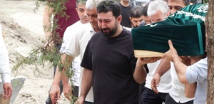 Otobüs faciasında hayatını kaybeden 12 yaşındaki Yüsra Seraç, Kilyos Mezarlığı’nda toprağa verildi