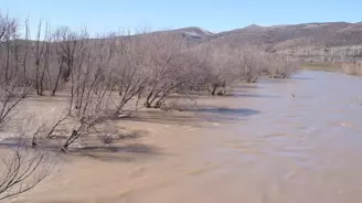 Kızılırmak taştı! Yollar kapandı, araziler su altında kaldı