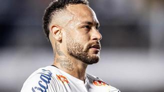 Fenerbahçe ile anılan Neymar imzayı attı