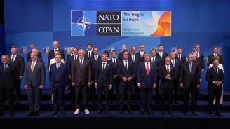 NATO Zirvesi nde aile fotoğrafı! 32 ülkenin lideri aynı karede