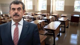 Bakan Tekin duyurdu! Okullarda velileri isyan ettiren uygulama tarih oluyor
