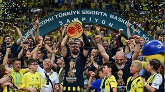 Şampiyon Fenerbahçe Beko, kupasını aldı