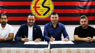 3. Lig de kriz! İki takımla birden anlaştı, birine imza attı