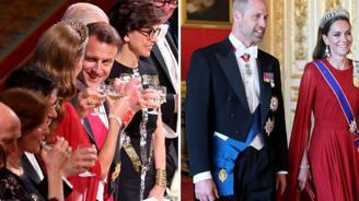 Resmi protokolde incelik mi, fazla samimiyet mi? Macron ve Kate in tartışmalı anı