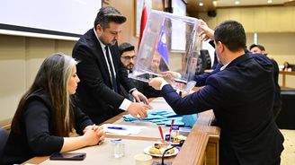 Bursa Büyükşehir Belediyesi AK Parti ye geçti! Başkanvekili Şahin Biba oldu