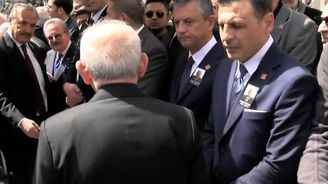 Özgür Özel den selam vermeyen ve elini sıkmayan Kılıçdaroğlu yla ilgili ilk yorum