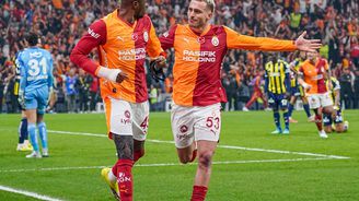 Şampiyonluk ateşini yaktılar! Galatasaray, Fenerbahçe ye gol oldu yağdı