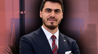 Hakkında yakalama kararı çıkarılan bakan yardımcısının damadı teslim oldu