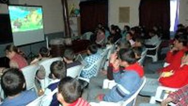 Köylü Çocuklar, Sinemayla Buluşturuldu