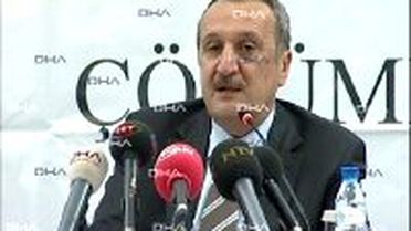 Ağar: 'Birleşmeler Siyaseti Normalleştirir'