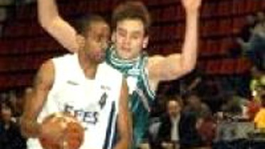 Efes Pilsen: 85 - Banvitspor: 63