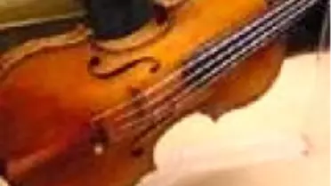Servet Değerinde Stradivarius Çalındı