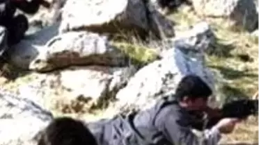 Mermer Ocağını Basan PKK'lılar 3 Aracı Ateşe Verdi