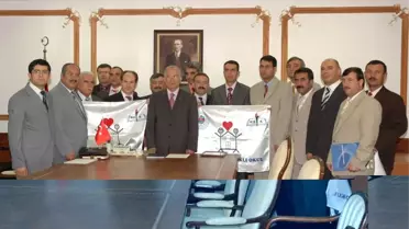 Kırşehir'de Başarılı Görülen 10 Okula Beyaz Bayrak Verildi