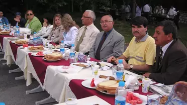 Kütahya'da Kimsesiz Çocuklar ve Yaşlılar Piknikte Buluştu