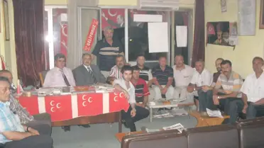 MHP ve CHP'li Adaylardan İznik'e Çıkartma