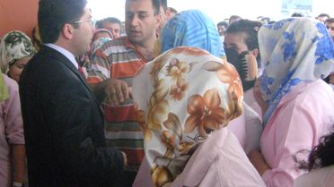 AK Parti Adayları İşçilerle Buluştu