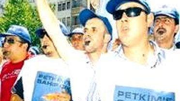 İşçi Eylemi Sürdürüyor Petrol-iş Dava Açacak