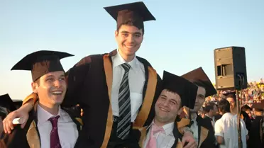 İnönü Üniversitesi'nde Mezuniyet Coşkusu
