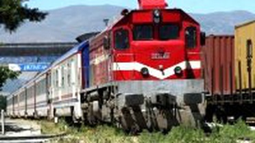 Erzincan'da Yük Trenine Bombalı Saldırı