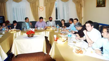 Başkale'den Tayinleri Çıkan Savcı ve Hakimlere Veda Yemeği