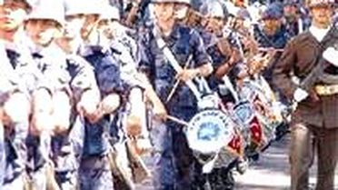 Alkışlarla